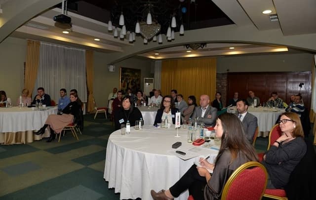 Talk IN Business - Направете го потрошувачот среќен 
