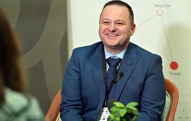 (ВИДЕО) Бобан Младеновски: Надминете ги очекувањата за вас