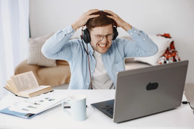 Новиот феномен „Panic Skilling“ го погодува пазарот на трудот